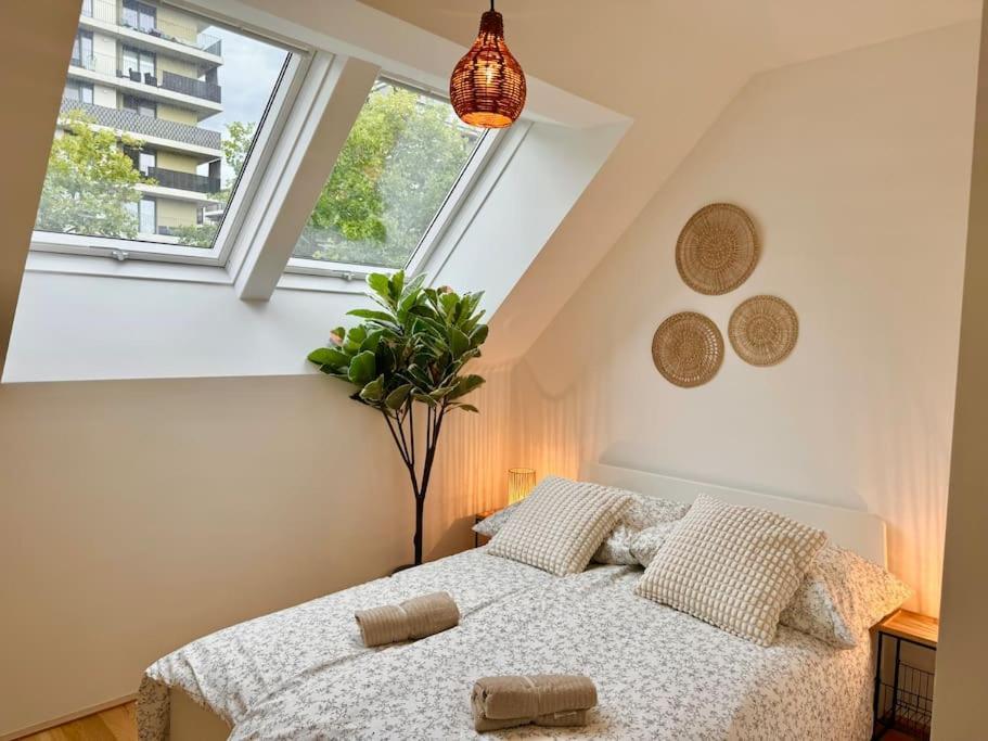 Rooftop Apartment With Balcony & Free Parking Виена Екстериор снимка